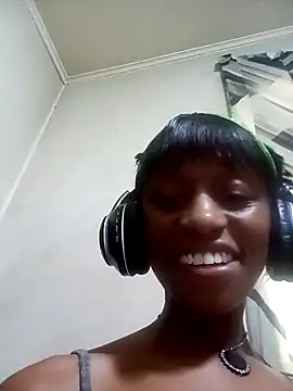 Snapshot of Nikistickyxx25 chatting on 12/01/25, 04:12 Nikistickyxx25 online show from 12/01/25, 04:12