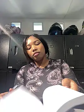 BrendaFernandez  online show from 05/27/26, 08:50