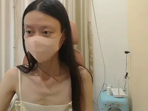 Lil-Cherries online show from 04/05/26, 03:58