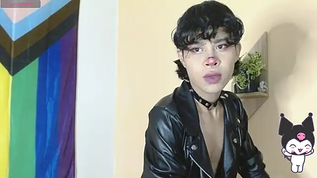 Snapshot of nicolai_a chatting on 11/13/25, 06:18 nicolai a online show from 11/13/25, 06:18