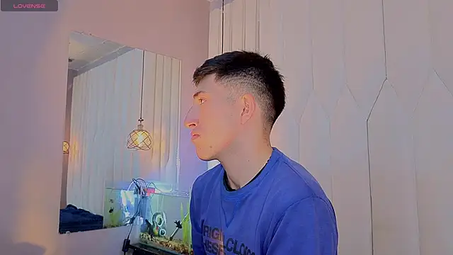 Un Sluttyy online show from 04/17/26, 11:46