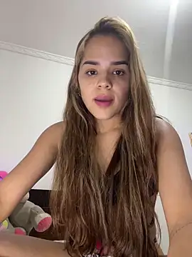 Snapshot of Sara__Secret chatting on 11/16/25, 02:50 Sara Secret online show from 11/16/25, 02:50