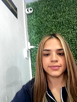 Snapshot of Sara__Secret chatting on 11/27/25, 07:38 Sara Secret online show from 11/27/25, 07:38