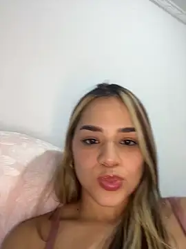 Snapshot of Sara__Secret chatting on 12/14/25, 12:49 Sara Secret online show from 12/14/25, 12:49