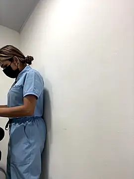 Snapshot of Sara__Secret chatting on 12/15/25, 08:02 Sara Secret online show from 12/15/25, 08:02