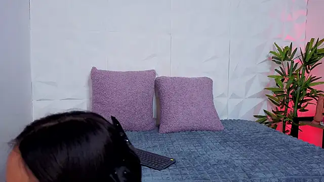 AuroraLanee  online show from 11/10/25, 06:40