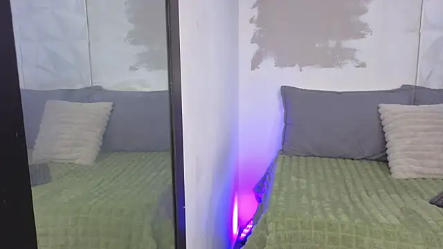 AuroraLanee  online show from 01/07/26, 07:38