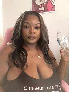 Snapshot of Fxncymuse chatting on 02/17/26, 04:46 Fxncymuse online show from 02/17/26, 04:46