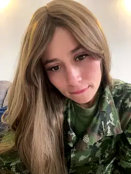 Miia Hoot online show from 11/22/25, 02:27