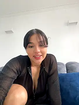 Miia Hoot online show from 11/29/25, 02:09