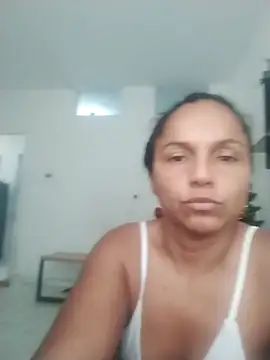 Snapshot of _Lizeth_ chatting on 12/20/25, 04:47 Lizeth online show from 12/20/25, 04:47