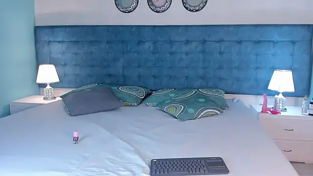 Snapshot of AlahiaCardona chatting on 11/29/25, 01:58 AlahiaCardona online show from 11/29/25, 01:58