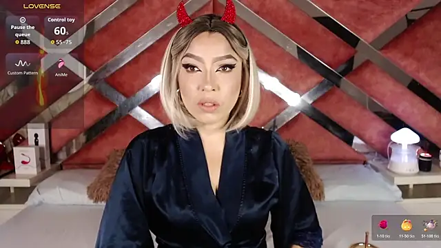 Lily Queen30 online show from 02/13/26, 09:44