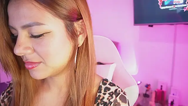 Snapshot of Missara_ chatting on 11/21/25, 12:21 Missara online show from 11/21/25, 12:21