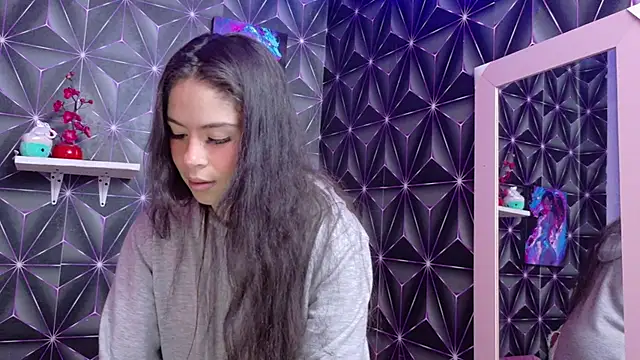 emilygrooe online show from 11/21/25, 09:35