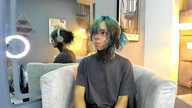 luxiel  online show from 03/30/26, 08:43