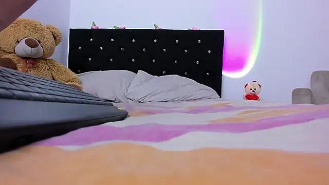  emiily pink online show from 04/21/26, 10:12