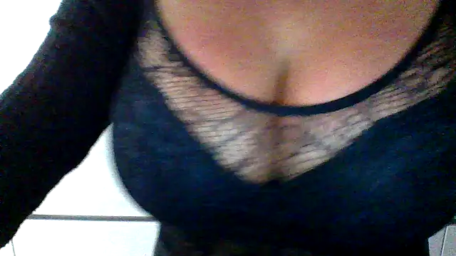 cleo094 online show from 12/05/25, 02:42