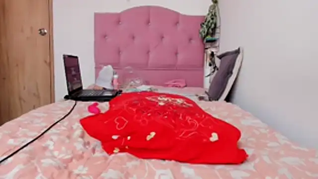 quenn-squirtanal online show from 04/05/26, 05:10