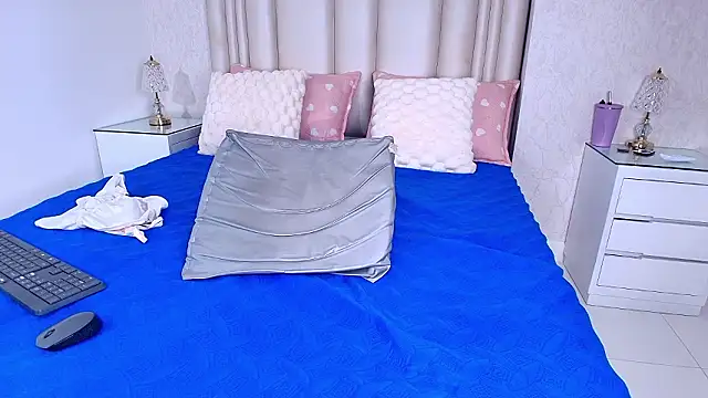 alanarose18 online show from 02/06/26, 07:17