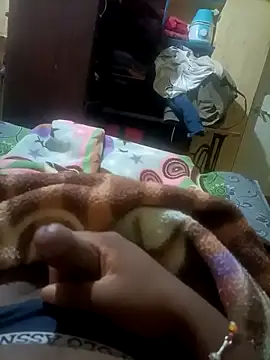 Snapshot of Kmahes01 chatting on 12/16/25, 07:52 Kmahes01 online show from 12/16/25, 07:52