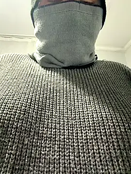 Snapshot of emrxxz@xh chatting on 01/07/26, 12:02 emrxxzxh online show from 01/07/26, 12:02