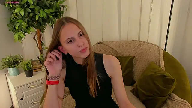 AriaBe11 online show from 11/07/25, 01:33