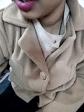 Snapshot of Sexy_Divya__ chatting on 12/20/25, 05:58 Sexy Divya online show from 12/20/25, 05:58