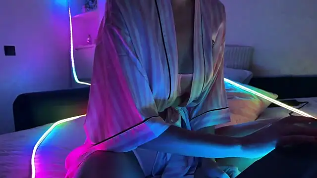 MollyLoveX online show from 12/05/25, 06:15