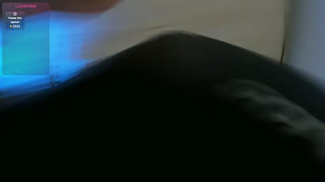 Snapshot of jane_awesome chatting on 12/17/25, 08:31 jane awesome online show from 12/17/25, 08:31