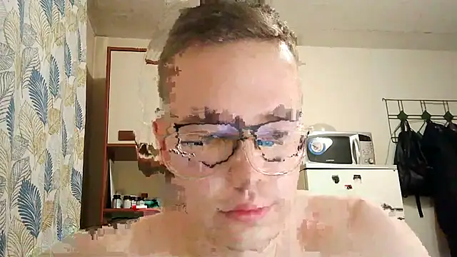 Snapshot of Yminoske chatting on 11/12/25, 01:44 Yminoske online show from 11/12/25, 01:44