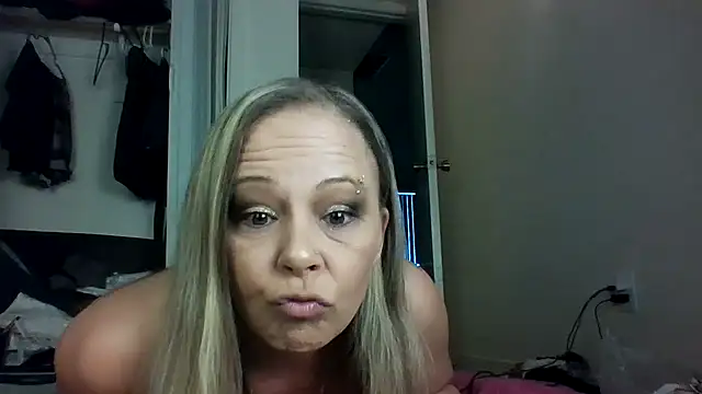 nikkibae33 online show from 01/09/26, 08:32