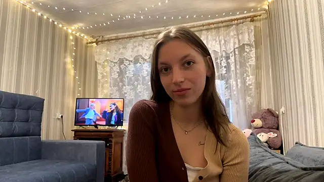 Snapshot of CarliBatas chatting on 11/08/25, 12:49 CarliBatas online show from 11/08/25, 12:49