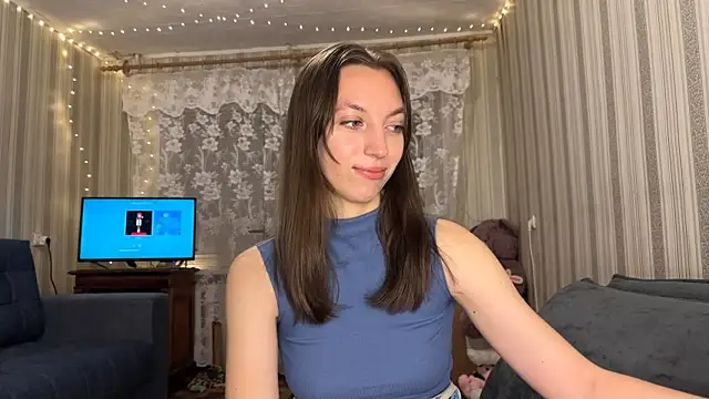 Snapshot of CarliBatas chatting on 11/19/25, 03:23 CarliBatas online show from 11/19/25, 03:23