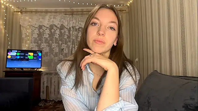 Snapshot of CarliBatas chatting on 11/21/25, 04:38 CarliBatas online show from 11/21/25, 04:38