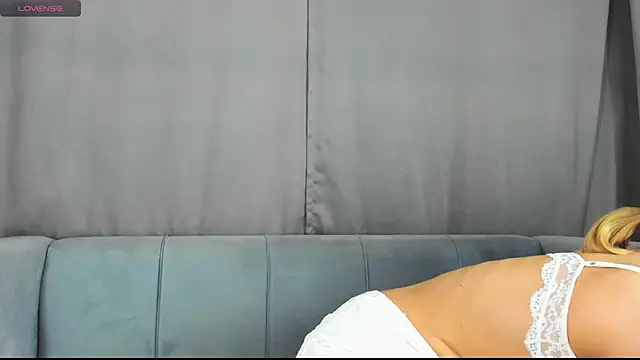 Monisees online show from 11/16/25, 02:28