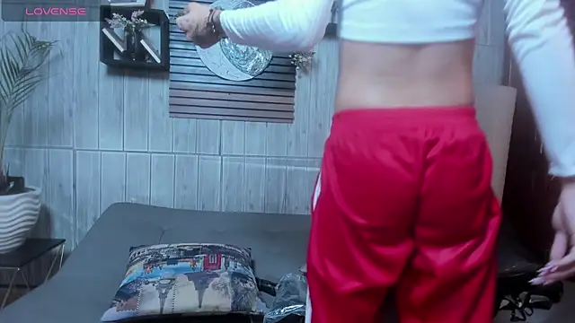 Melany 27 online show from 12/17/25, 01:28