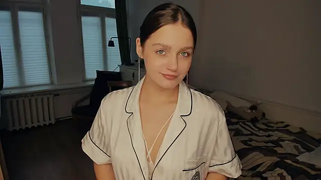 Snapshot of RosseLavish chatting on 11/30/25, 10:19 RosseLavish online show from 11/30/25, 10:19