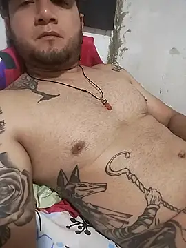 Snapshot of JHONNYACA28 chatting on 11/11/25, 05:18 JHONNYACA28 online show from 11/11/25, 05:18