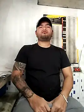 Snapshot of JHONNYACA28 chatting on 12/03/25, 06:06 JHONNYACA28 online show from 12/03/25, 06:06