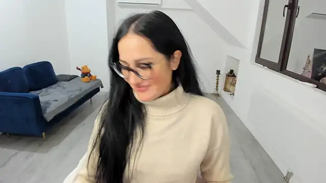 AnyaEvy online show from 12/20/25, 05:36