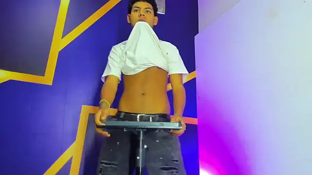 Tommy bigcock19 online show from 11/14/25, 07:45