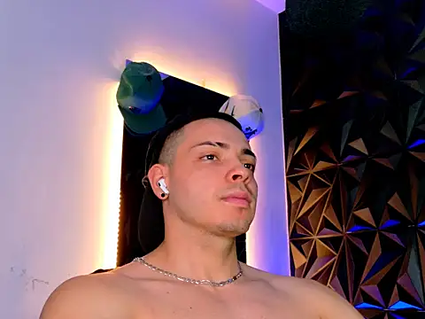 Maxwell Dupont online show from 11/13/25, 08:41