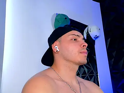 Maxwell Dupont online show from 11/25/25, 07:58