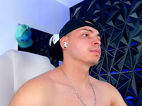 Maxwell Dupont online show from 11/26/25, 06:20