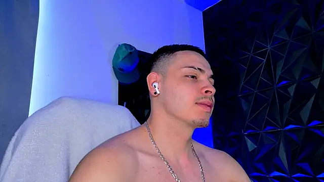 Maxwell Dupont online show from 12/17/25, 02:45