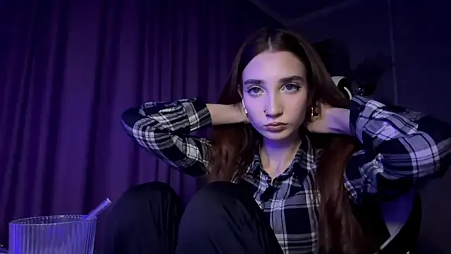 HollyPaw online show from 11/21/25, 07:34