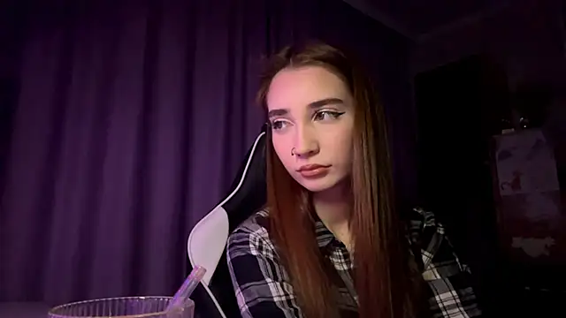 HollyPaw online show from 11/25/25, 07:03