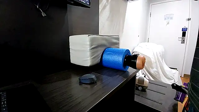 Snapshot of Mreroticking chatting on 12/21/25, 10:55 Mreroticking online show from 12/21/25, 10:55