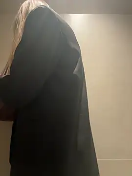 SashaCatt online show from 11/14/25, 07:40